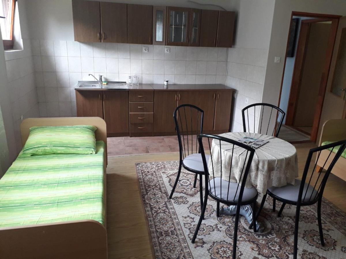 Bed and Breakfast Prenociste Vitas Miljevina Exterior foto